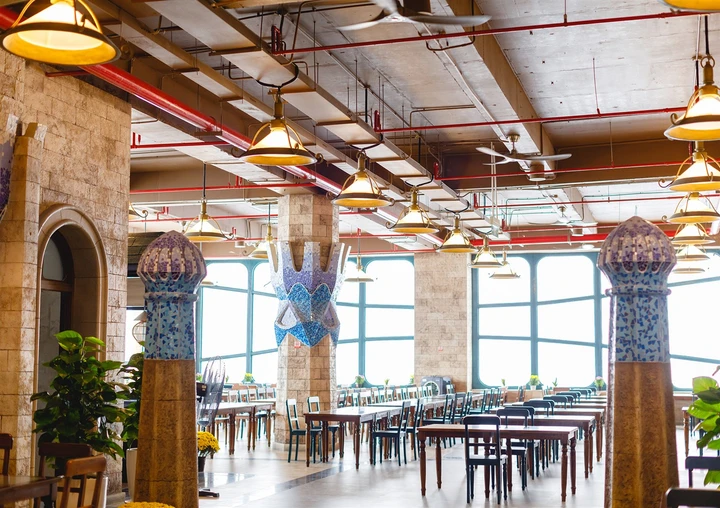 Không gian mở lý tưởng tại nhà hàng Vân Sơn. 