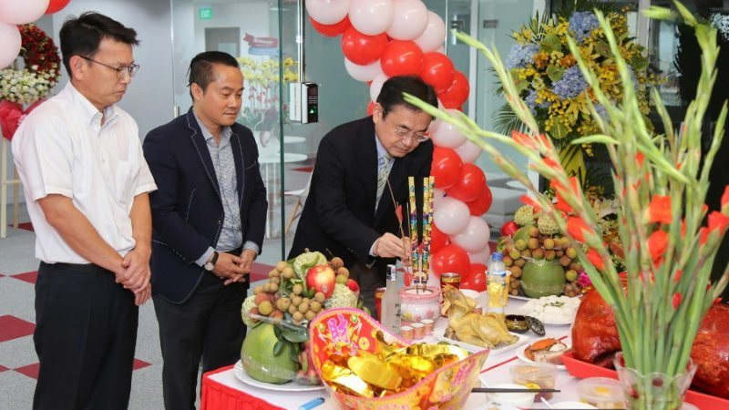 Văn khấn khai trường là nghi lễ quan trọng đánh dấu cho sự bắt đầu của công việc kinh doanh, buôn bán 